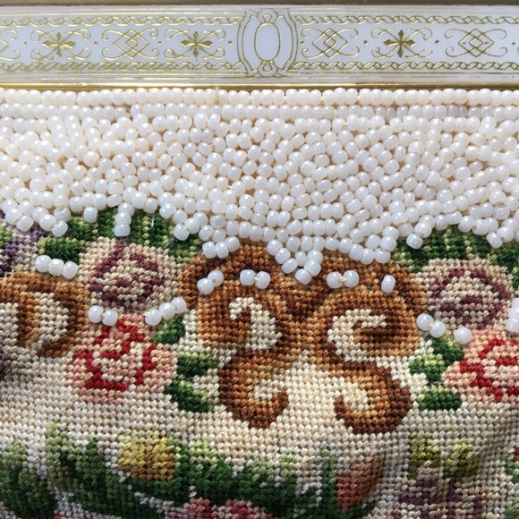 Vintage Needlepoint Tapestry Beaded Hand Bag Purse - Picture 14 of 16
